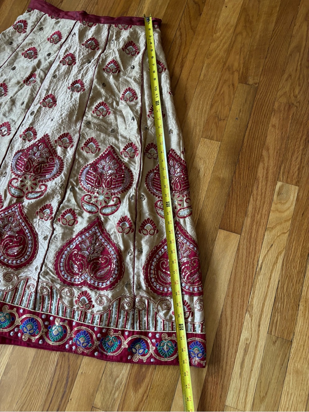 Indian Lehenga Skirt - Picture 6 of 9